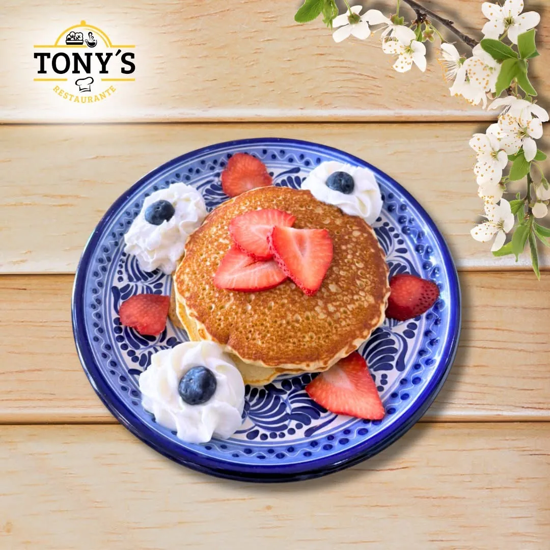 Hotcakes con frutos rojos